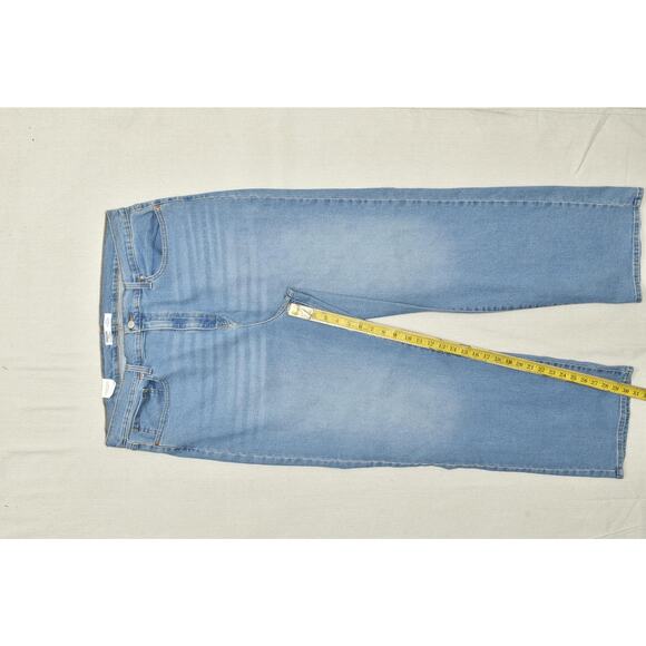 Signature by Levi's Women's Blue High-Rise Loose Straight Jeans Plus 24 NEW - Picture 2 of 8